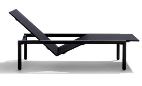 ILLUM LOUNGER CHAISE / ALUMINUM / BATYLINE